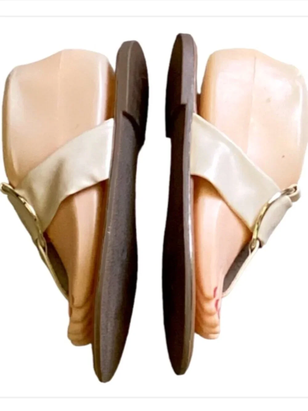 Liz Claiborne Cabella Sandal Flats T-Strap/Thong Light‎ 7 Off-White Cream 160G